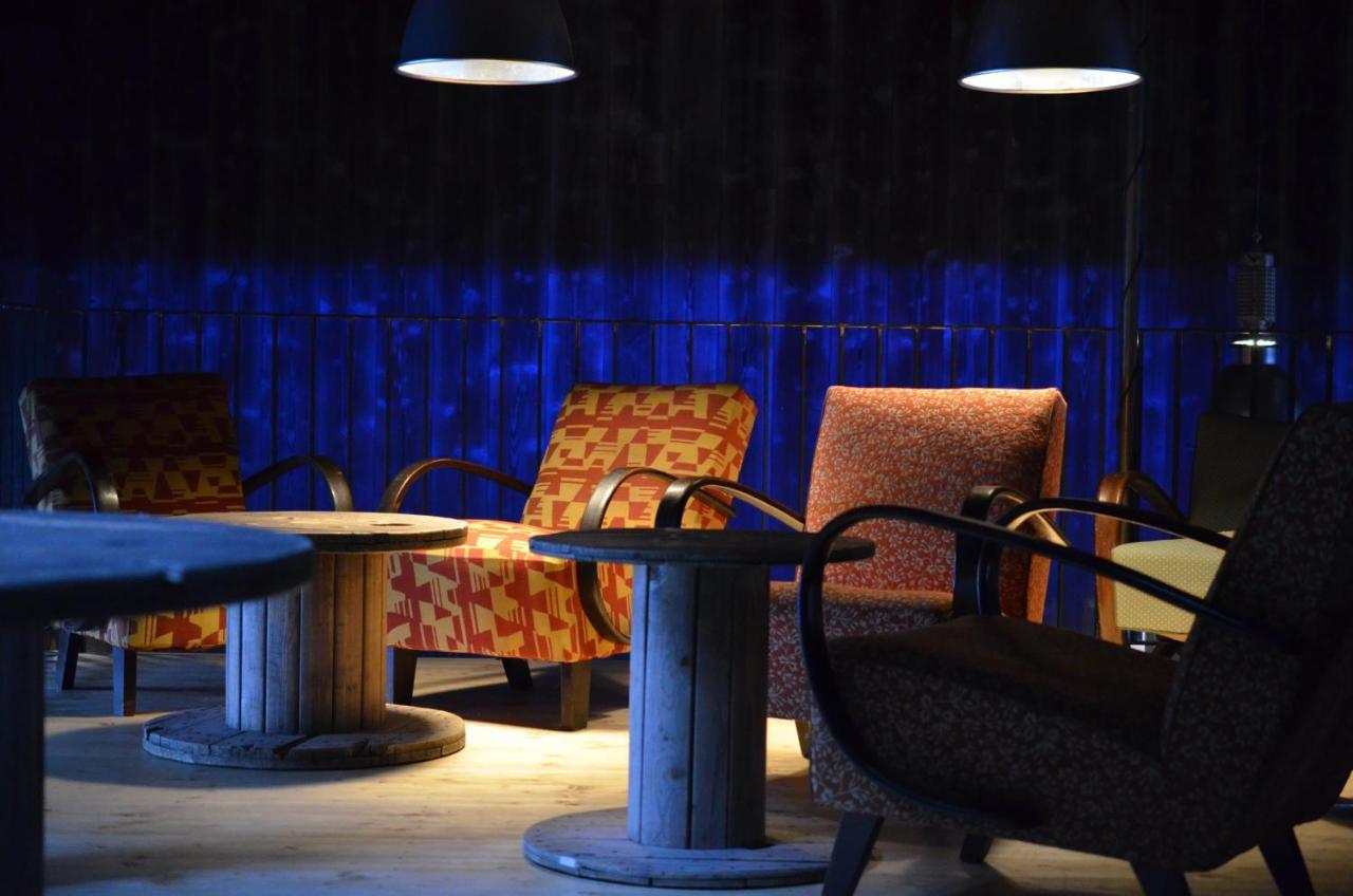 Fabrika Hotel Хумполец Екстериор снимка