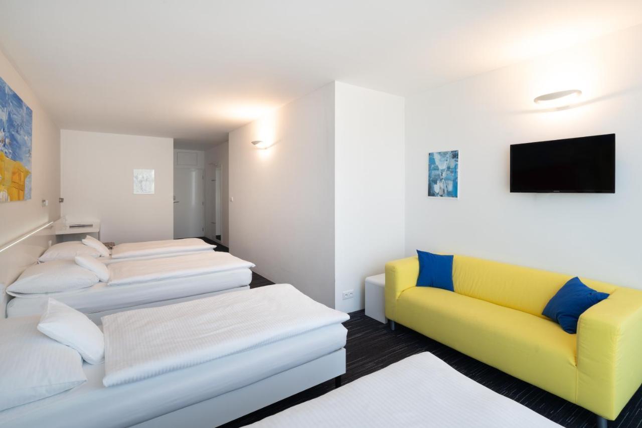 Fabrika Hotel Хумполец Екстериор снимка