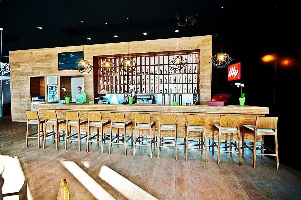 Fabrika Hotel Хумполец Екстериор снимка